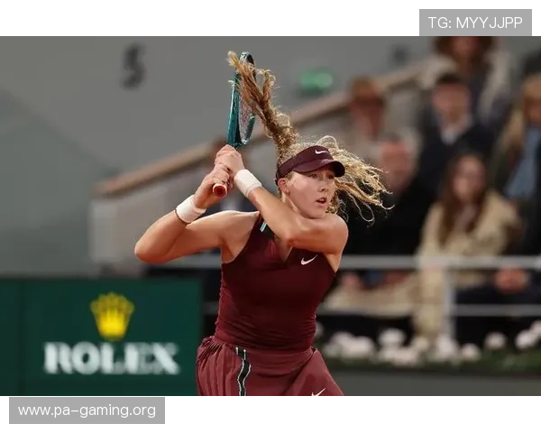 劳力士代言人闪耀法网赛场阿尔卡拉斯高芙双双捧杯见证青春巅峰时刻一幕